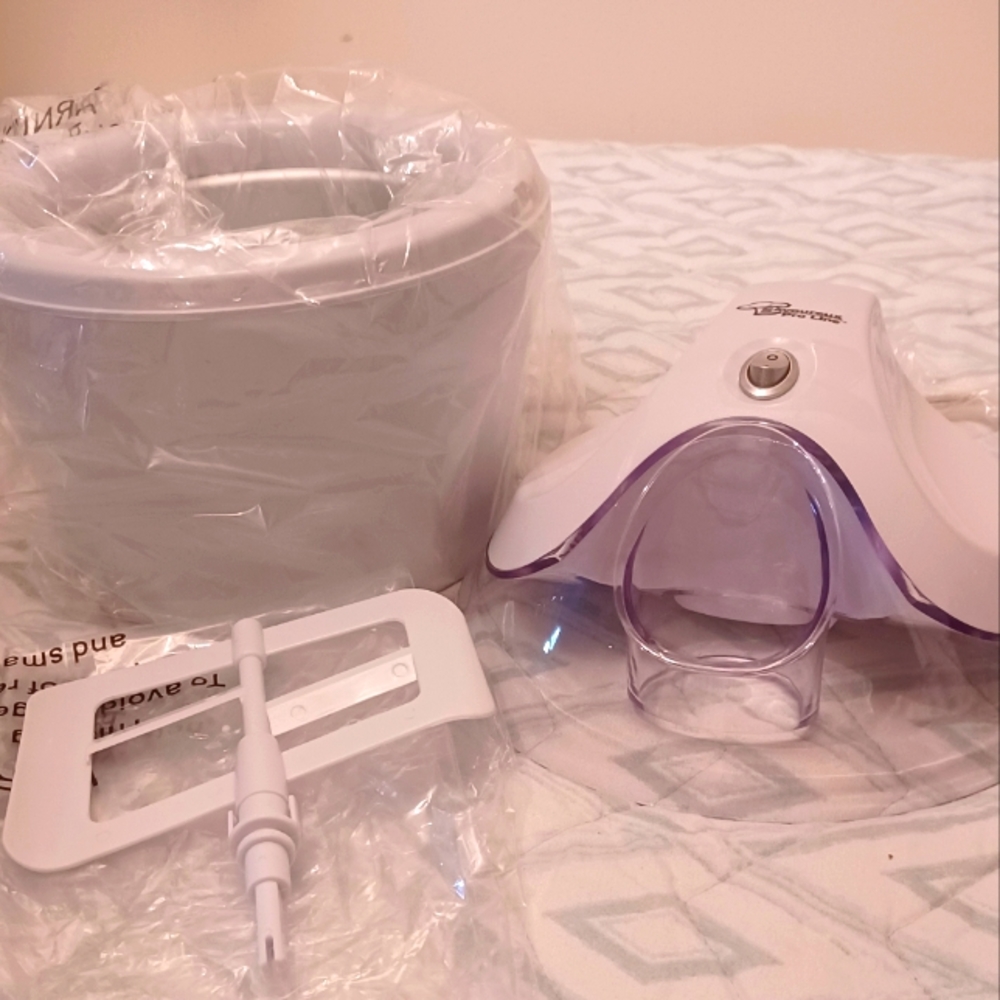 Savoureux Pro Line Electric portable 1.5 qt. Ice cream maker.  (BRAND NEW)